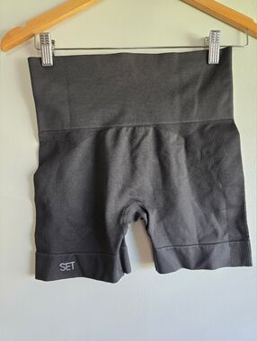 SET Active,  Sculptflex Biker Shorts, Charcoal Grey, Size Medium